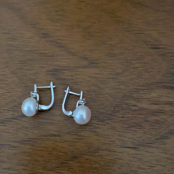 Steering Silver and Faux Pearl Earrings - Picture 3 of 3